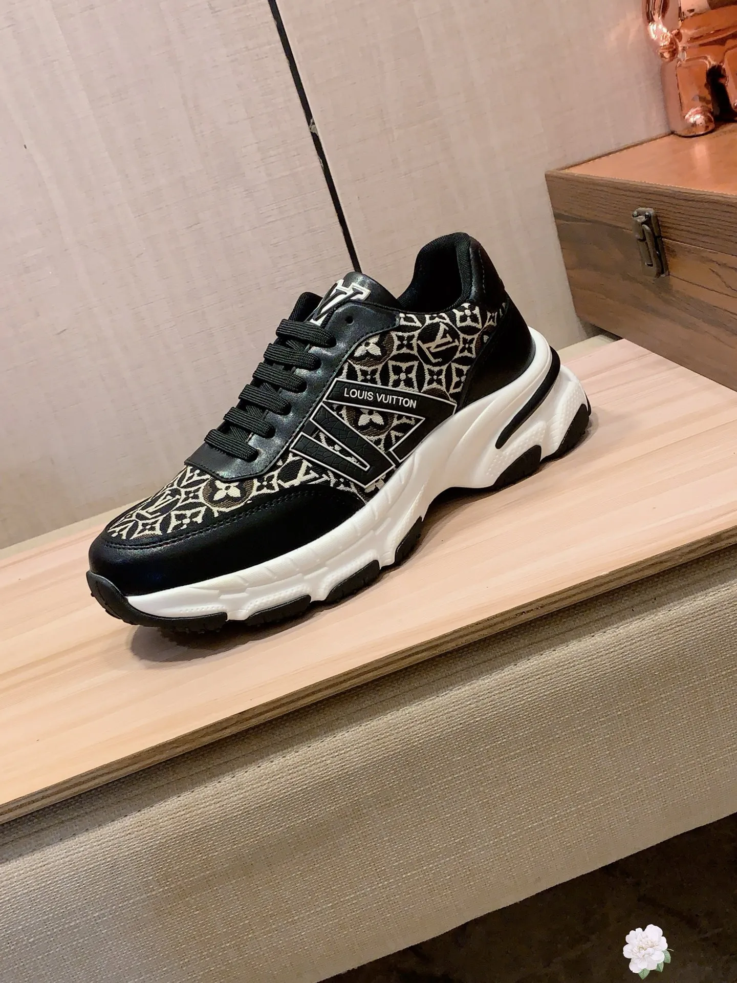Men's Men's Shoes 💰460💰💰🎩🎩[Lightning][Lightning] "Lv*" The latest and most popular casual shoes, top brands [Seduce] Luxury ~ Purchasing Agency, Top ~ Quality. [Strong] The upper is made of imported breathable cowhide with material ➕ breathable sheepskin feet (•) and fine workmanship. The original stylish and stylish soft rubber wear-resistant and non-slip outsole is light and comfortable on the feet. The real thing looks better when photographed in person. 111: code: 38-44, 3️⃣ colors selected